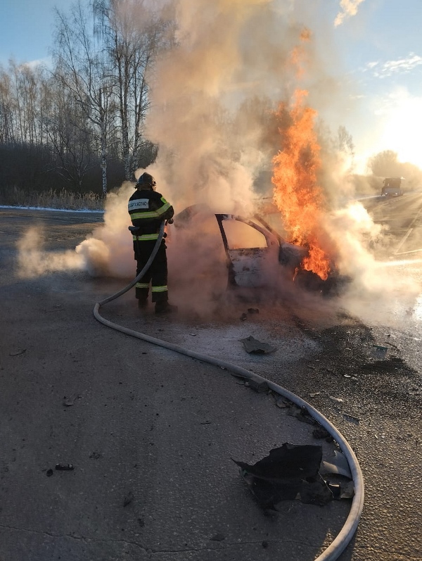 Огнеборцы ГКУ МО «Мособлпожспас» ликвидировали возгорание автомобиля в Орехово-Зуево