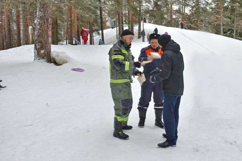 Спасатели ГКУ МО «Мособлпожспас» рассказали, как безопасно провести досуг на зимней горке